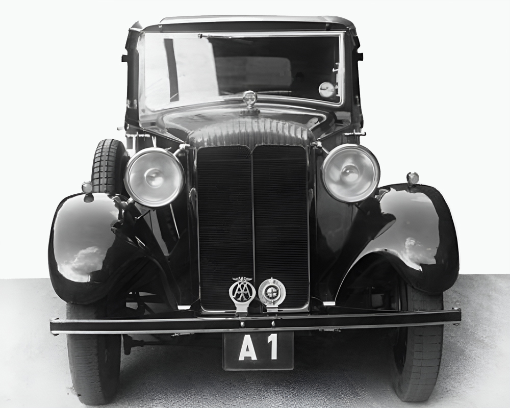 Black and white photo of A1 Reg on old Napier car