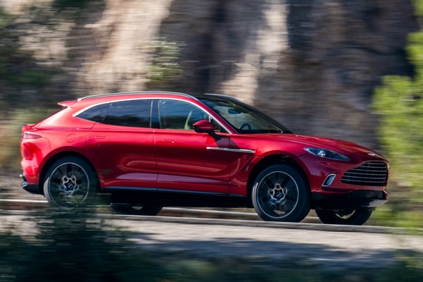Aston-Martin-DBX
