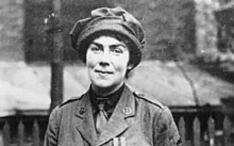 The Story of Muriel Thompson and V 33